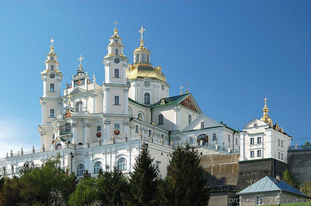 Optima Pochayiv Hotel Pochaiv Exterior foto
